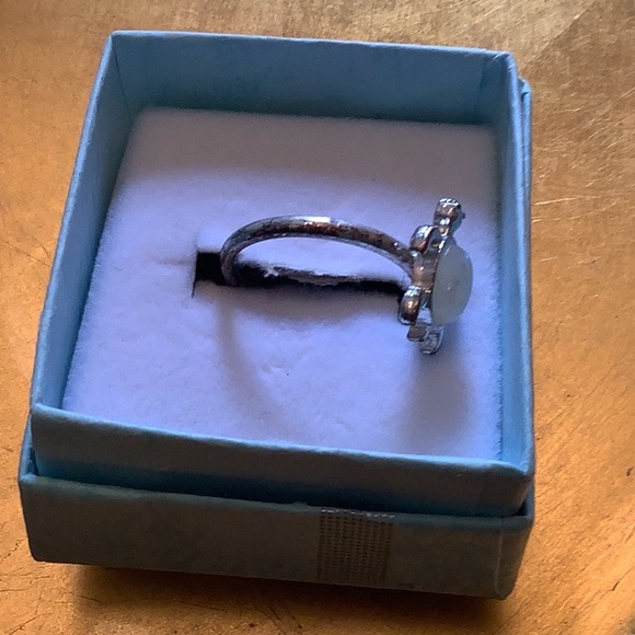 Turtle ring silver tone opal look stone size 6.5 band is a little worn - Picture 4 of 9
